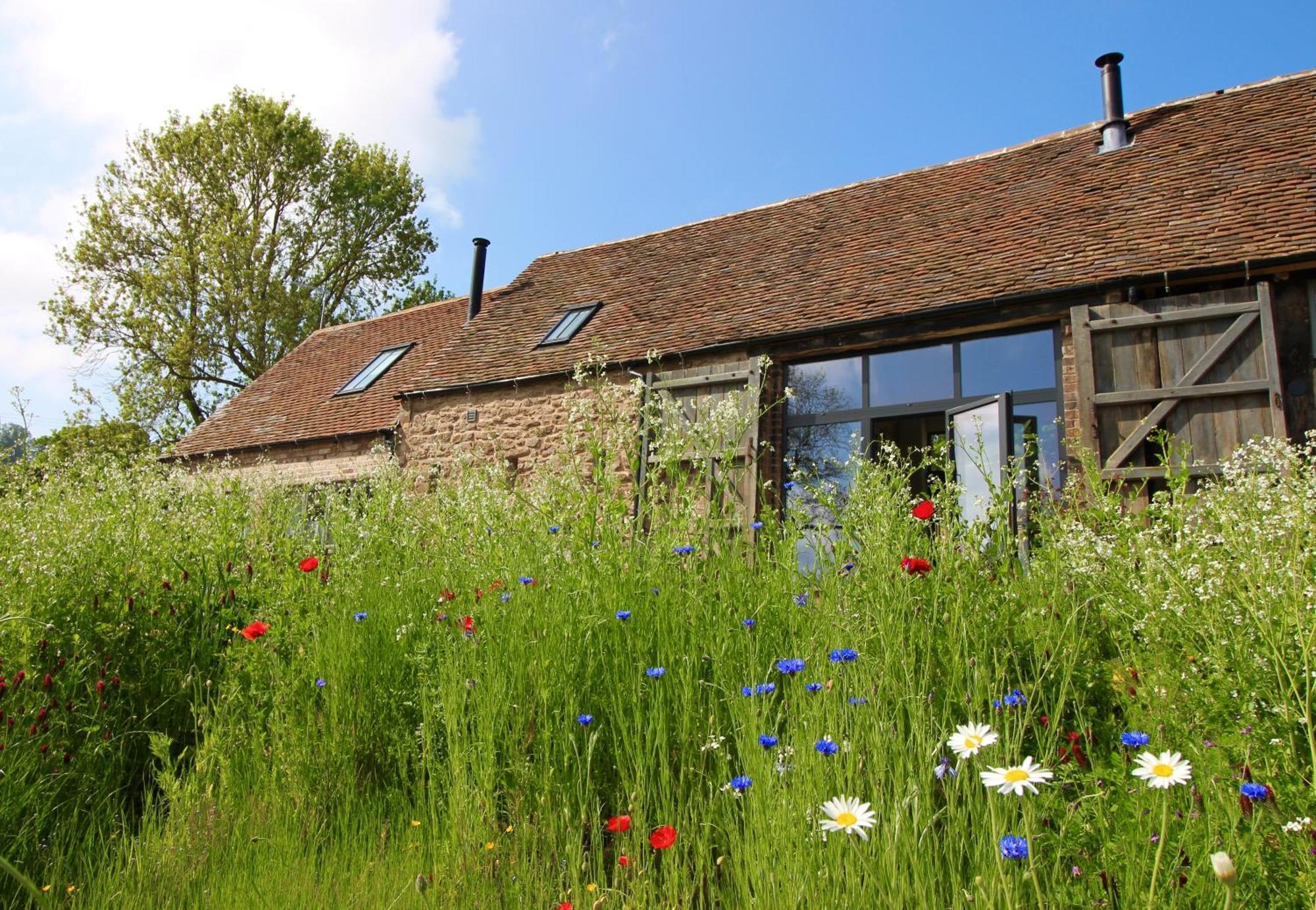 The Cart House - Beautiful Contemporary Barn - Hot Tub Leilighet Bridgnorth Eksteriør bilde