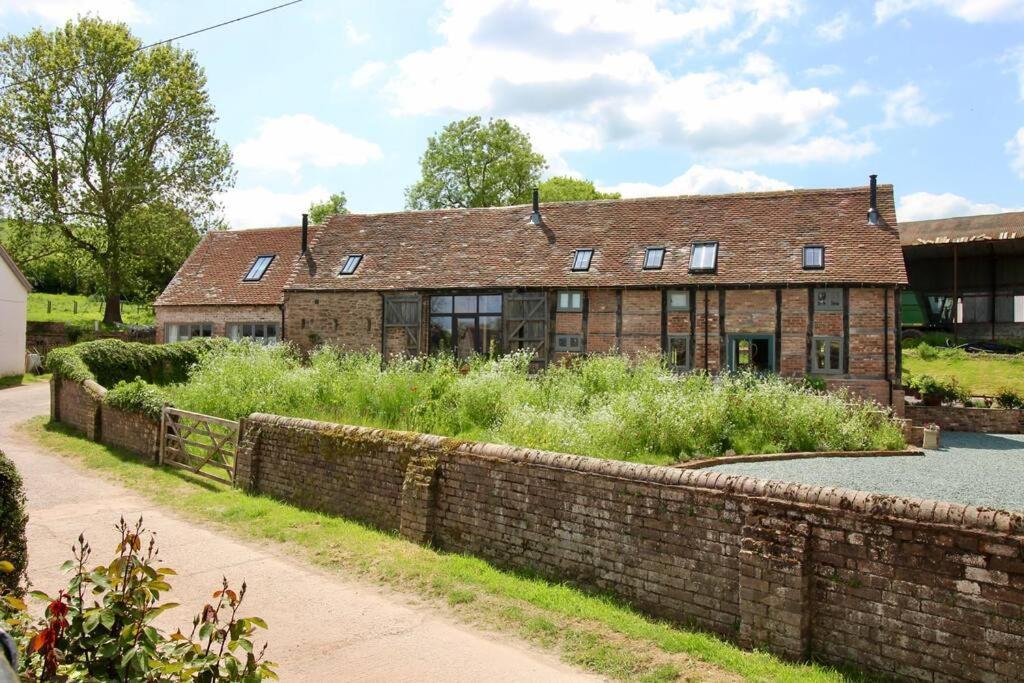 The Cart House - Beautiful Contemporary Barn - Hot Tub Leilighet Bridgnorth Eksteriør bilde