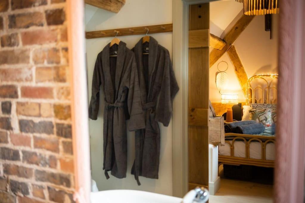 The Cart House - Beautiful Contemporary Barn - Hot Tub Leilighet Bridgnorth Eksteriør bilde