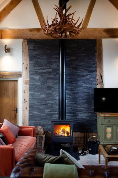 The Cart House - Beautiful Contemporary Barn - Hot Tub Leilighet Bridgnorth Eksteriør bilde