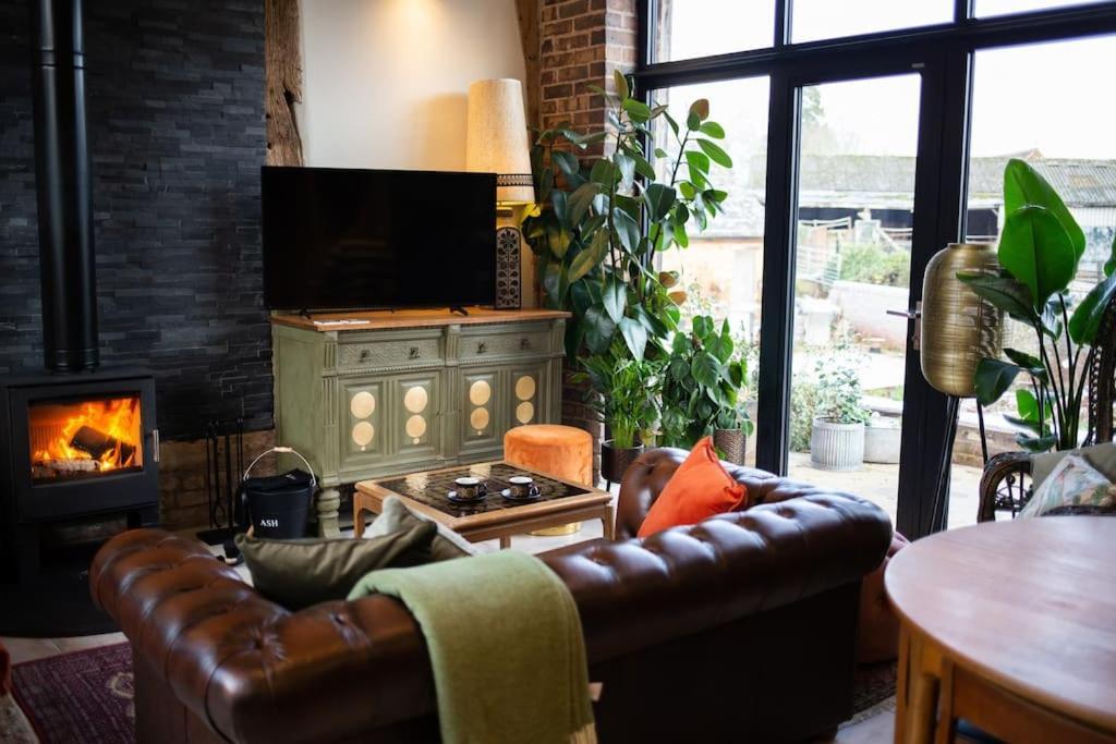 The Cart House - Beautiful Contemporary Barn - Hot Tub Leilighet Bridgnorth Eksteriør bilde