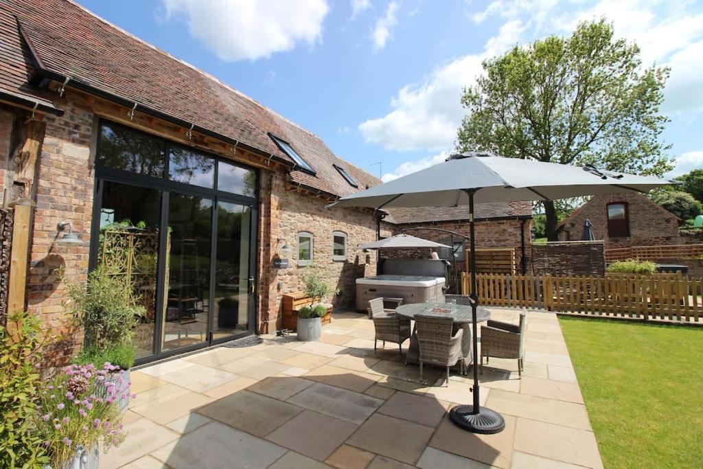 The Cart House - Beautiful Contemporary Barn - Hot Tub Leilighet Bridgnorth Eksteriør bilde