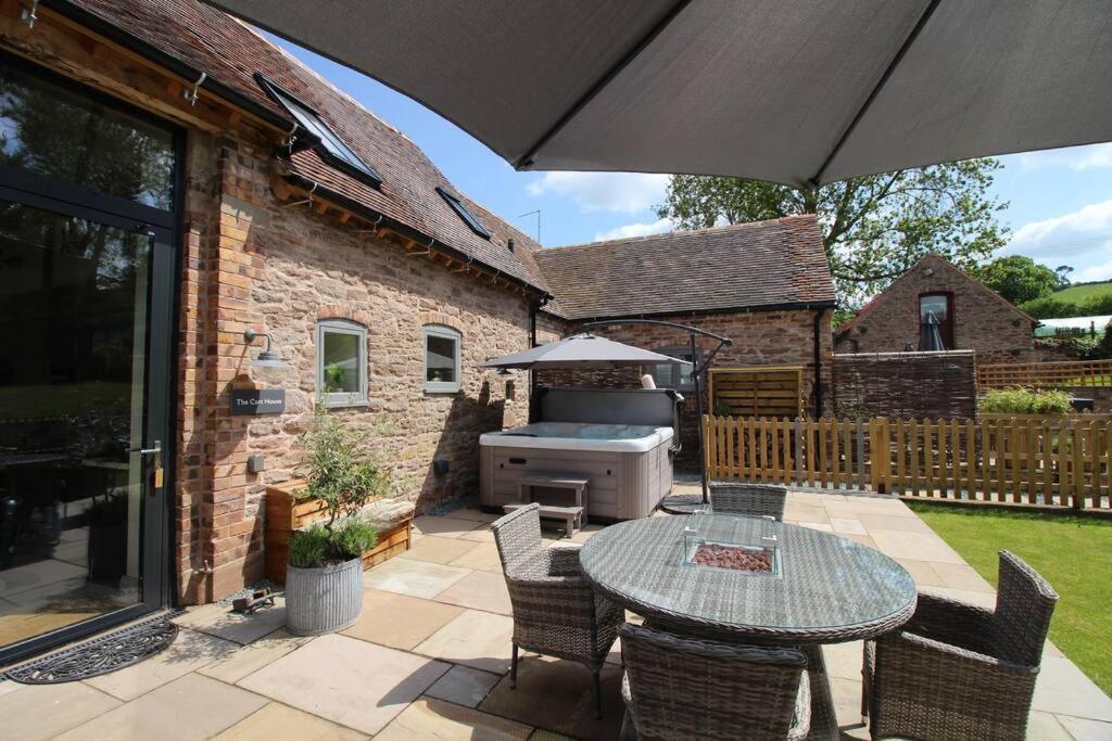 The Cart House - Beautiful Contemporary Barn - Hot Tub Leilighet Bridgnorth Eksteriør bilde